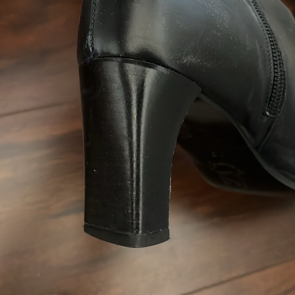 Italian Genuine Leather Boots - Picture 5 of 5
